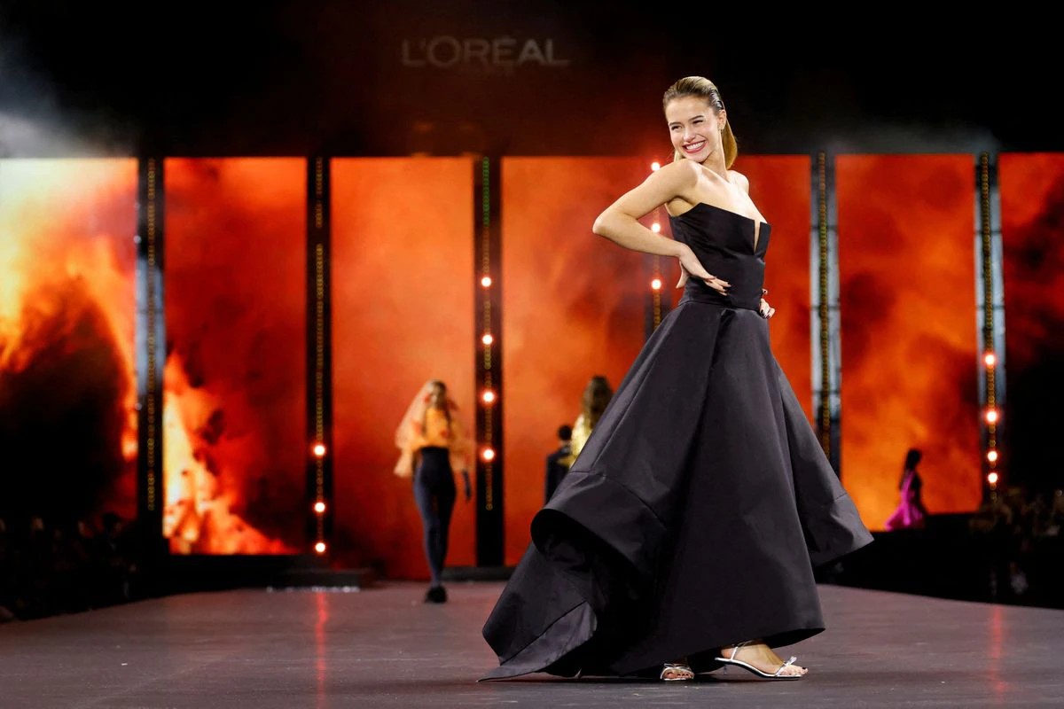 L'Oreal Paris Hadirkan Presentasi Catwalk Meriah di Fashion Week