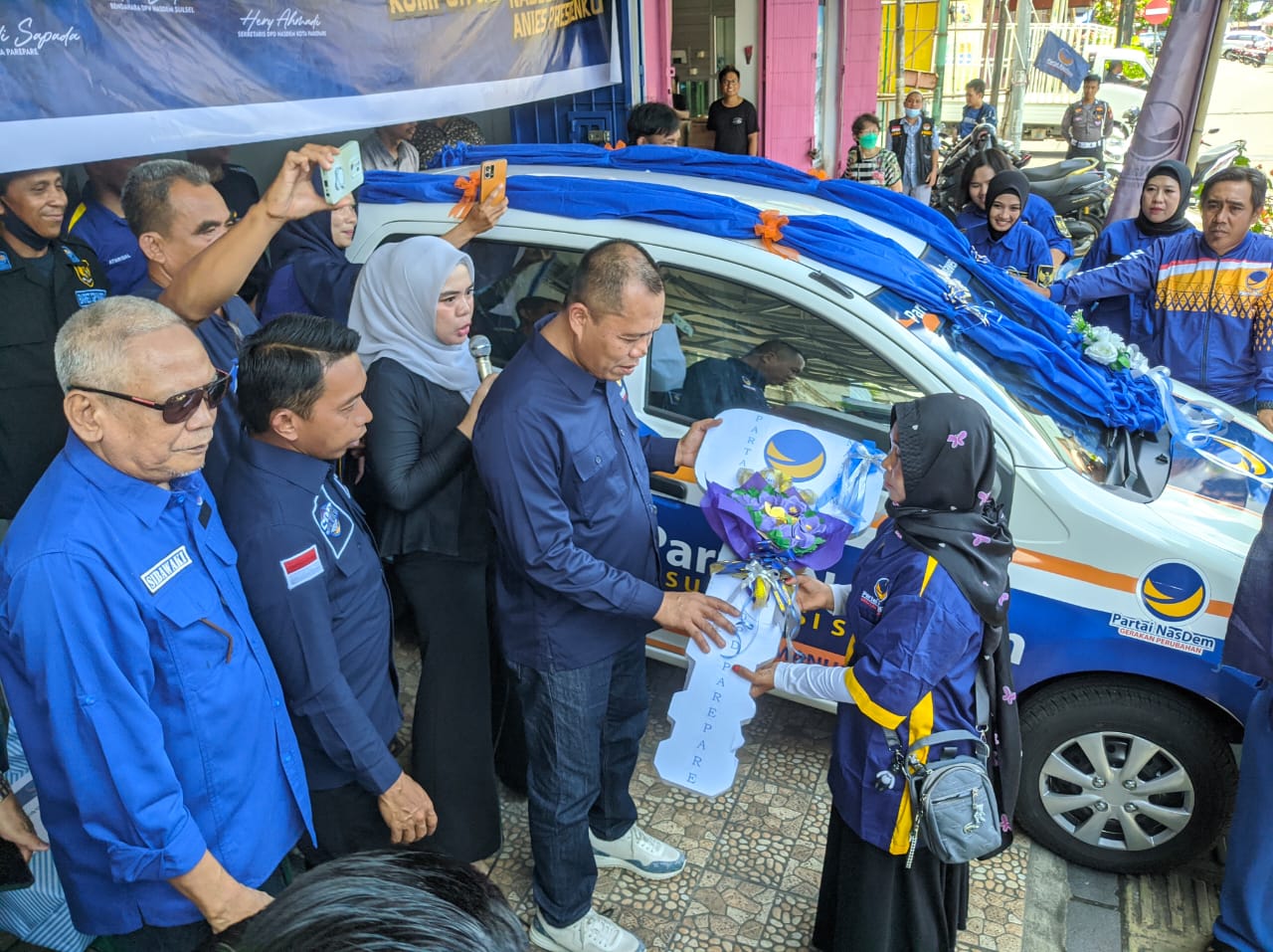 Terdaftar Sebagai Anggota Partai Nasdem Tukang Pijit Di Parepare Ketiban Rejeki Hadiah Mobil 2749