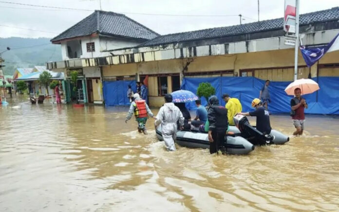 Utamakan Keselamatan Warga Malang, PLN Lakukan Pemadaman Sementara Wilayah Terdampak Banjir