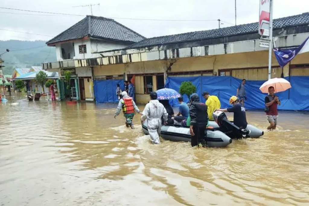 Utamakan Keselamatan Warga Malang, PLN Lakukan Pemadaman Sementara Wilayah Terdampak Banjir