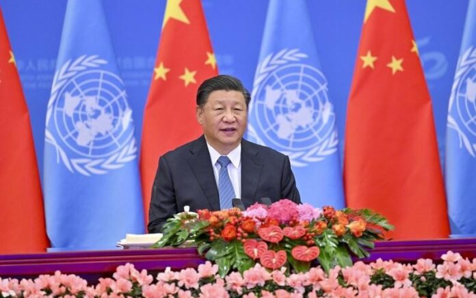 Xi Jinping menyampaikan pidato penting dalam pertemuan peringatan yang menandai 50 tahun pemulihan kursi sah Republik Rakyat China di Perserikatan Bangsa-Bangsa (PBB), di Beijing pada 25 Oktober 2021. (Xinhua/Li Xueren)