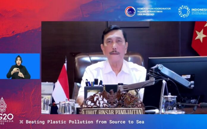 Luhut Tegaskan Komitmen Indonesia Tangani Sampah Laut