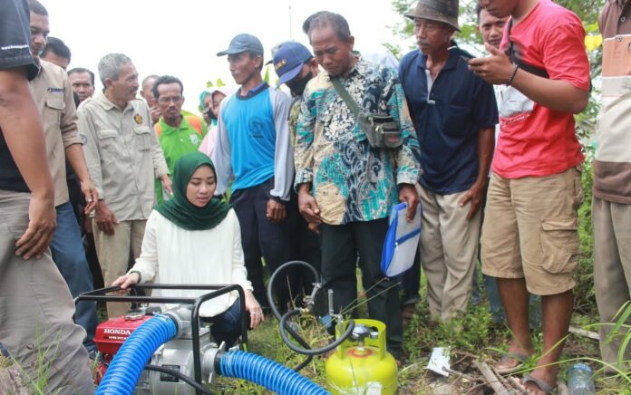 Serahkan 335 Pompa Converter Kit kepada Petani Tuban, Ratna Juwita: Mudah-mudahan Menghemat Ongkos Produksi