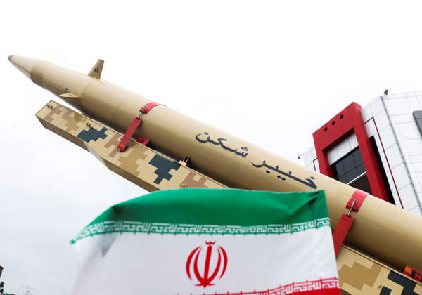 Komandan Senior IRGC: Iran telah Membuat Rudal Balistik Hipersonik Berkecepatan Tinggi dan Bermanuver