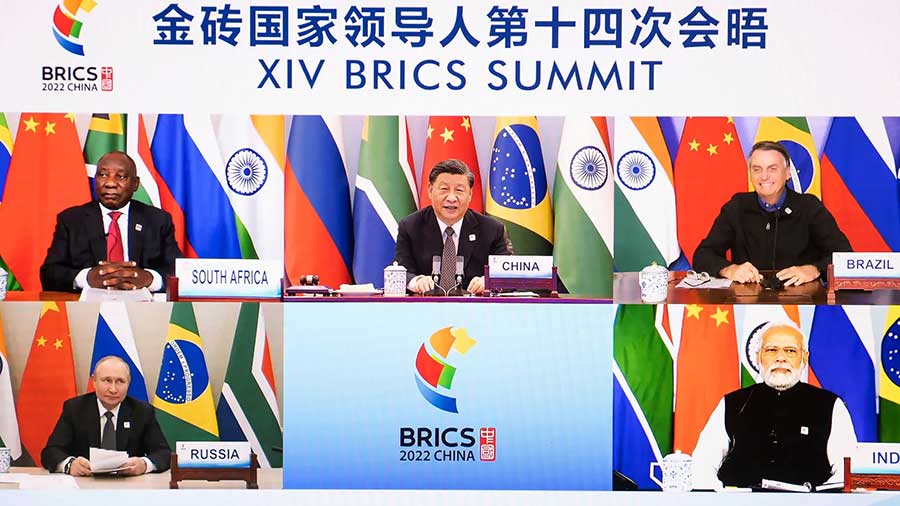 Menlu China: Kita Perlu Memperkuat Koordinasi dengan Negara-negara SCO dan BRICS