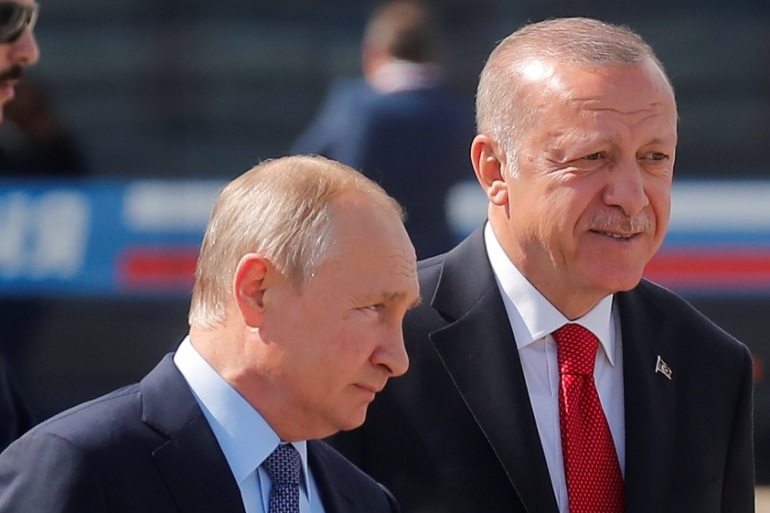 Presiden Erdogan dan Putin menikmati hubungan yang hangat. Foto: Maxim Shemetov/Reuters.