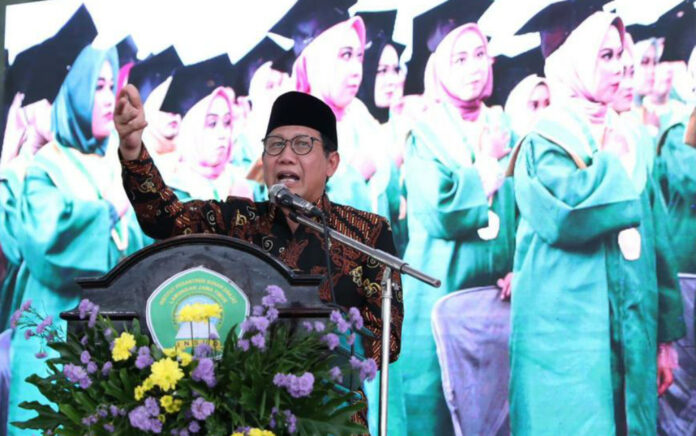 Tiga Pesan Mendes Kepada Sarjana Muda INSUD Lamongan