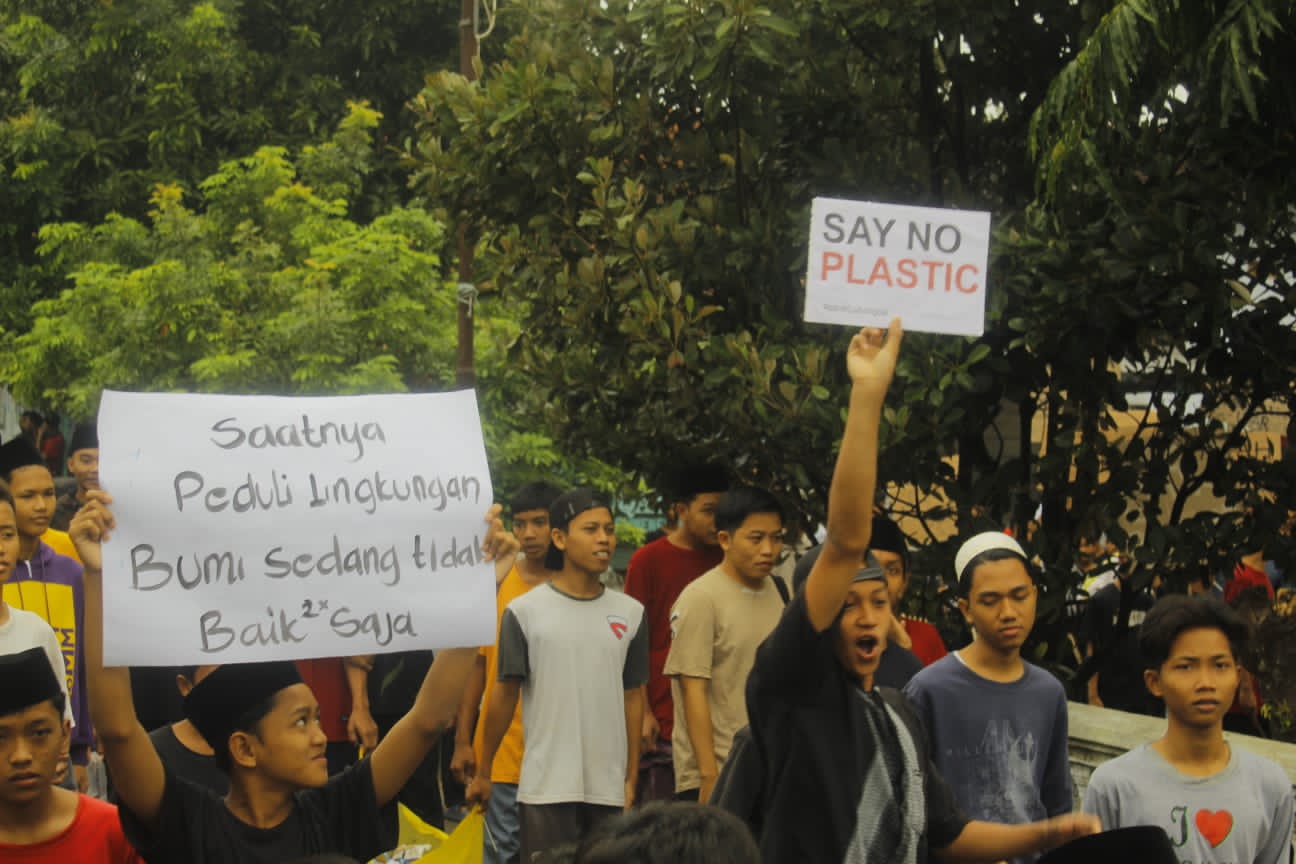 Peduli Ekologi dan Lingkungan, Santri Annuqayah Lubangsa Kampanye Tolak Sampah Plastik