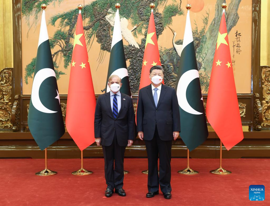 Xi Jinping Gelar Pertemuan Diplomatik dengan PM Pakistan
