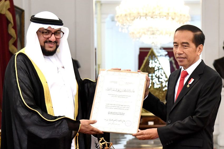 Presiden Jokowi Terima Penghargaan Perdamaian Imam Hasan bin Ali Peace Prize