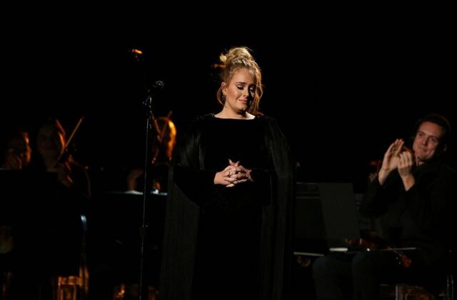'Spektakuler:' Para Penggemar Adele Bergembira Saat Pertunjukkan Vegas Dimulai
