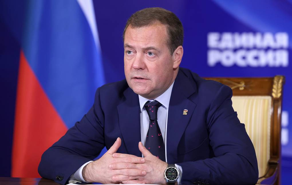 Dmitry Medvedev: Rusia akan Melakukan Segalanya untuk Mencegah Perang Dunia Ketiga dan Bencana Nuklir