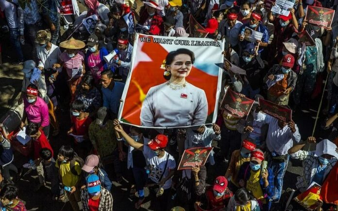 Sidang Tertutup, Pengadilan Myanmar Memvonis Tujuh Tahun Penjara kepada Aung San Suu Kyi