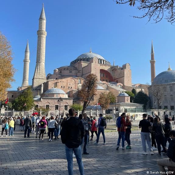 Melemahnya Lira Dongkrak Jumlah Wisman dan Pendapatan Sektor Pariwisata Turki