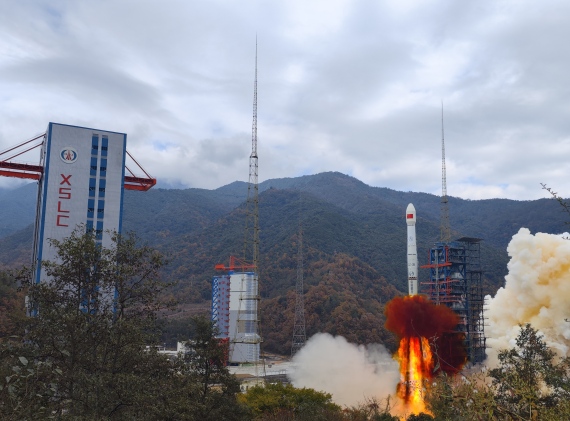 China Luncurkan Satelit Eksperimen Luar Angkasa