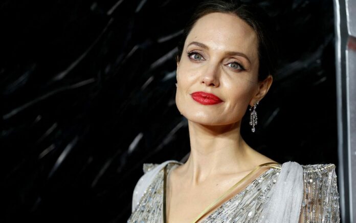 20 Tahun Lebih Bekerja dengan UNHCR, Angelina Jolie Hengkang