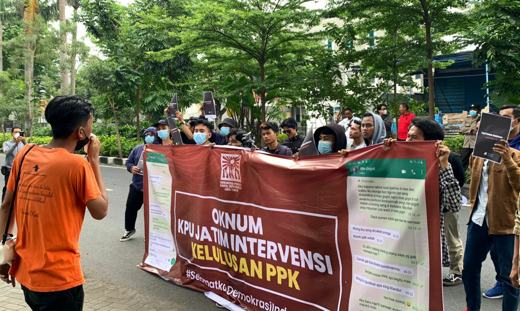 Kepung KPU Jatim, KPKD: Copot Komisioner Lancung!