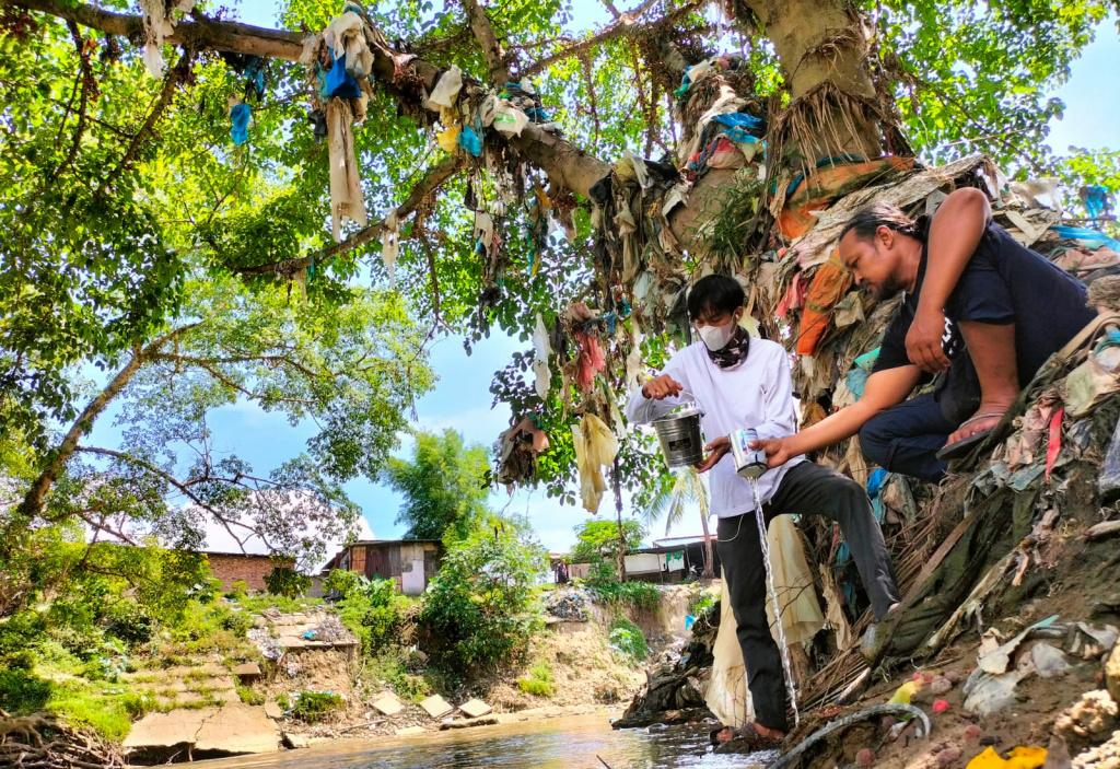 Ecoton: Sungai Indonesia Banjir Mikroplastik