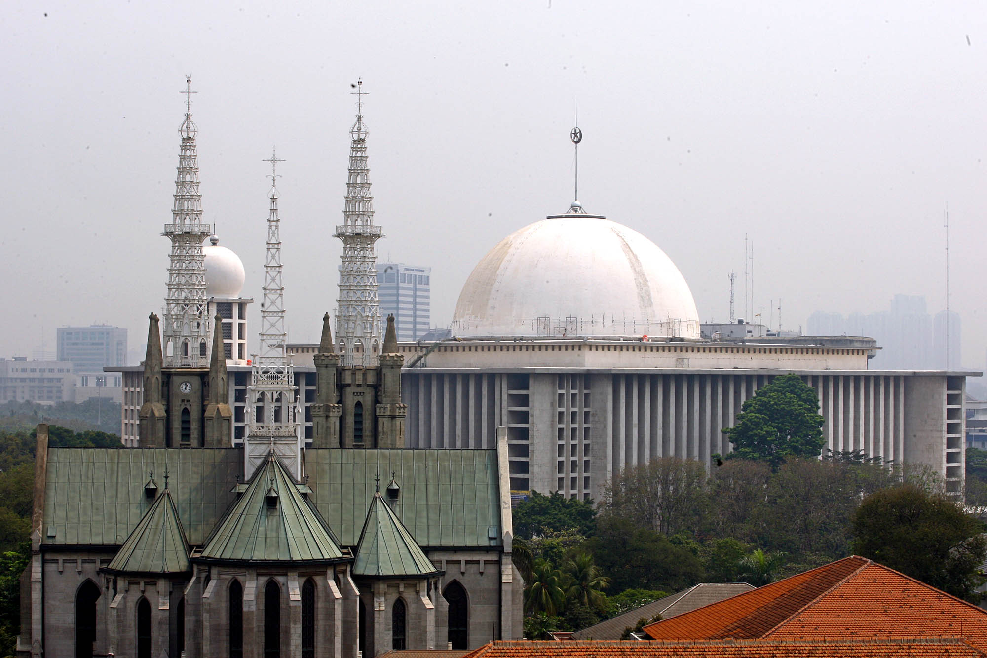 Masjid istiqlal gereja katedral