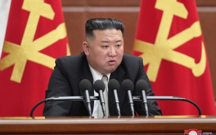 Kim Jong Un dalam pertemuan Partai Buruh. Foto: KCNA.