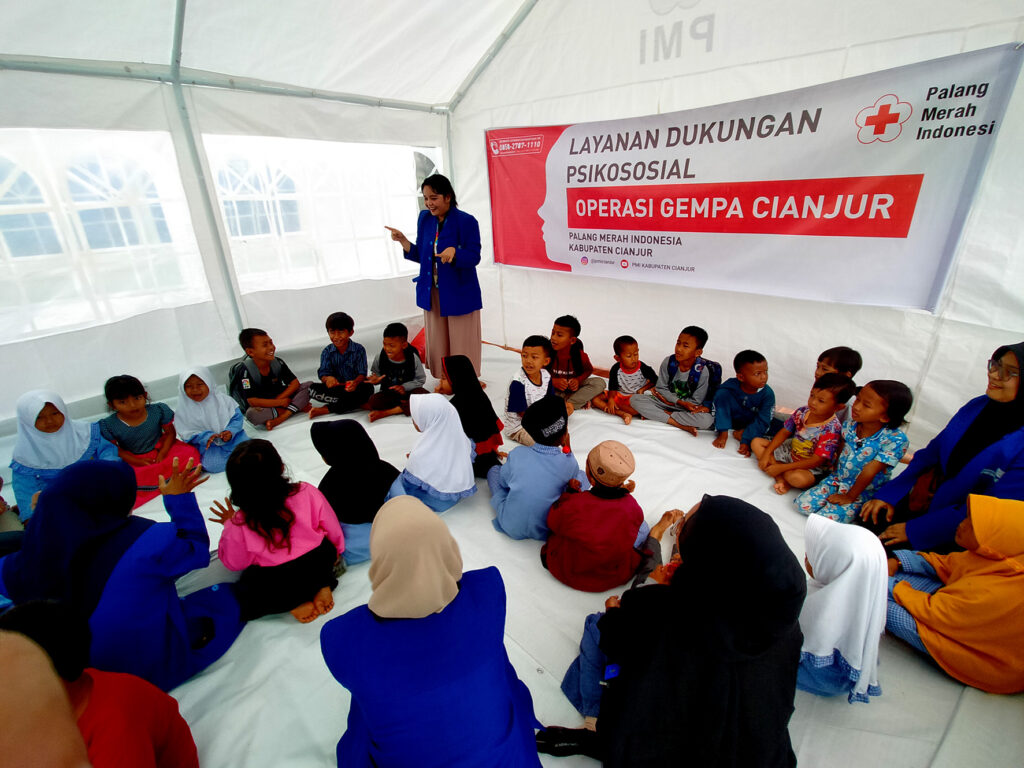 Mahasiswa Universitas Paramadina Berikan Dukungan Psikososial Penyintas Gempa di Cianjur