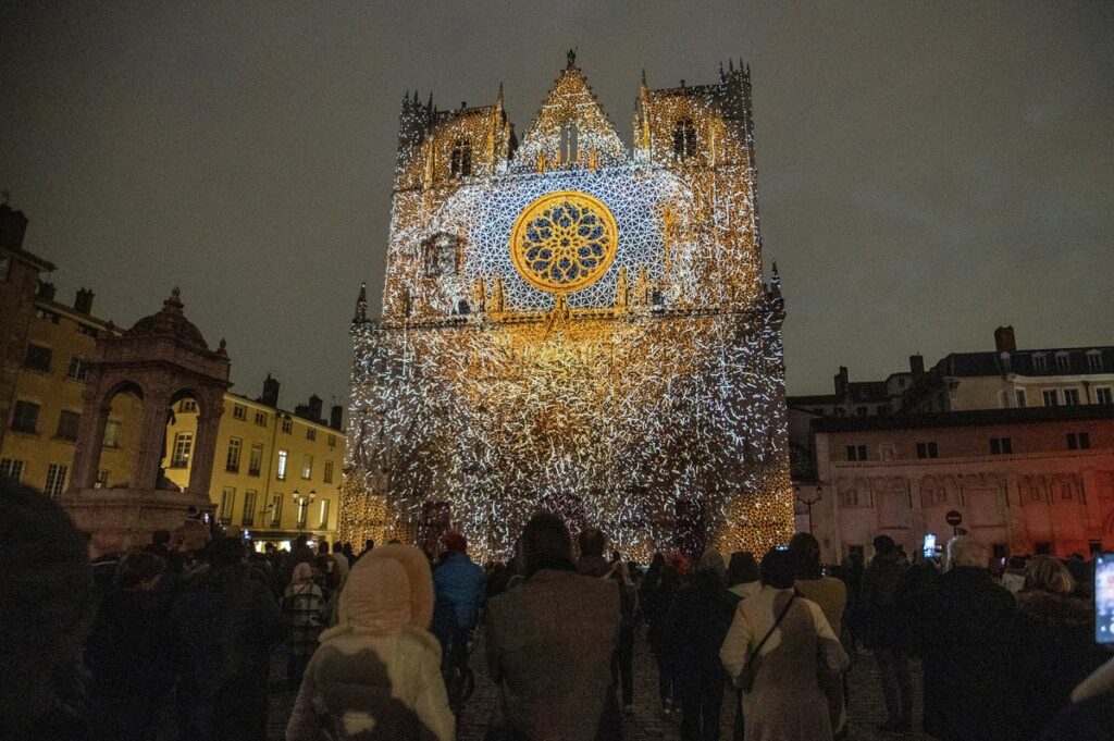 Krisis Energi, Festival Cahaya di Kota Lyon Prancis Gunakan Daya Ringan