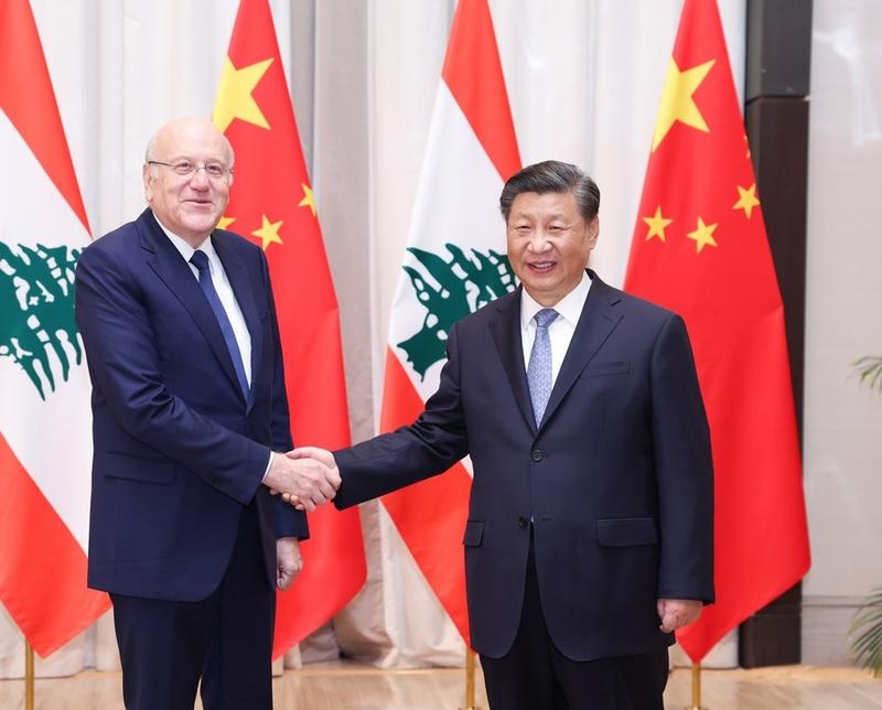 Presiden China Xi Jinping bertemu dengan Perdana Menteri Lebanon Najib Mikati di Riyadh, Arab Saudi, pada 9 Desember 2022. Foto: Xinhua/Yao Dawei.