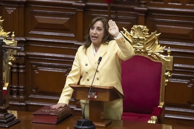 Dina Boluarte Dilantik Sebagai Presiden Baru Peru