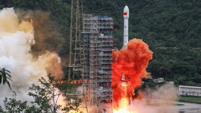 China Sukses Luncurkan Satelit Yaogan-36 ke Orbit