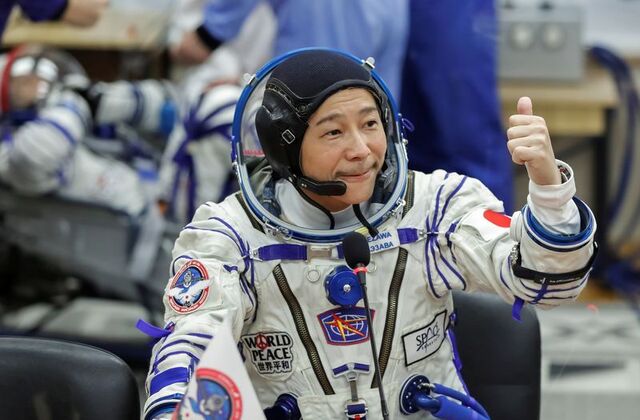 Miliarder Jepang Maezawa Pilih TOP Big Bang dan DJ Steve Aoki untuk Trip SpaceX ke Bulan