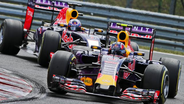 Red Bull Khawatir dengan Ferrari dan Mercedes yang Kian Top