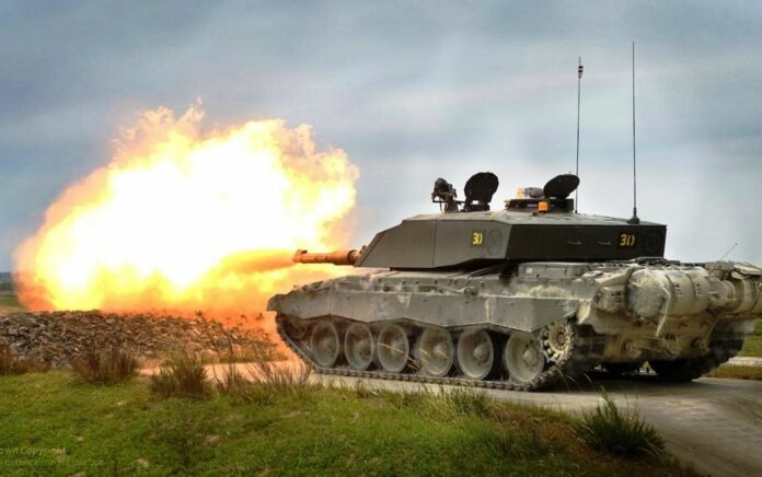 PM Inggris akan Kirimkan 12 Tank Challenger 2 ke Ukraina