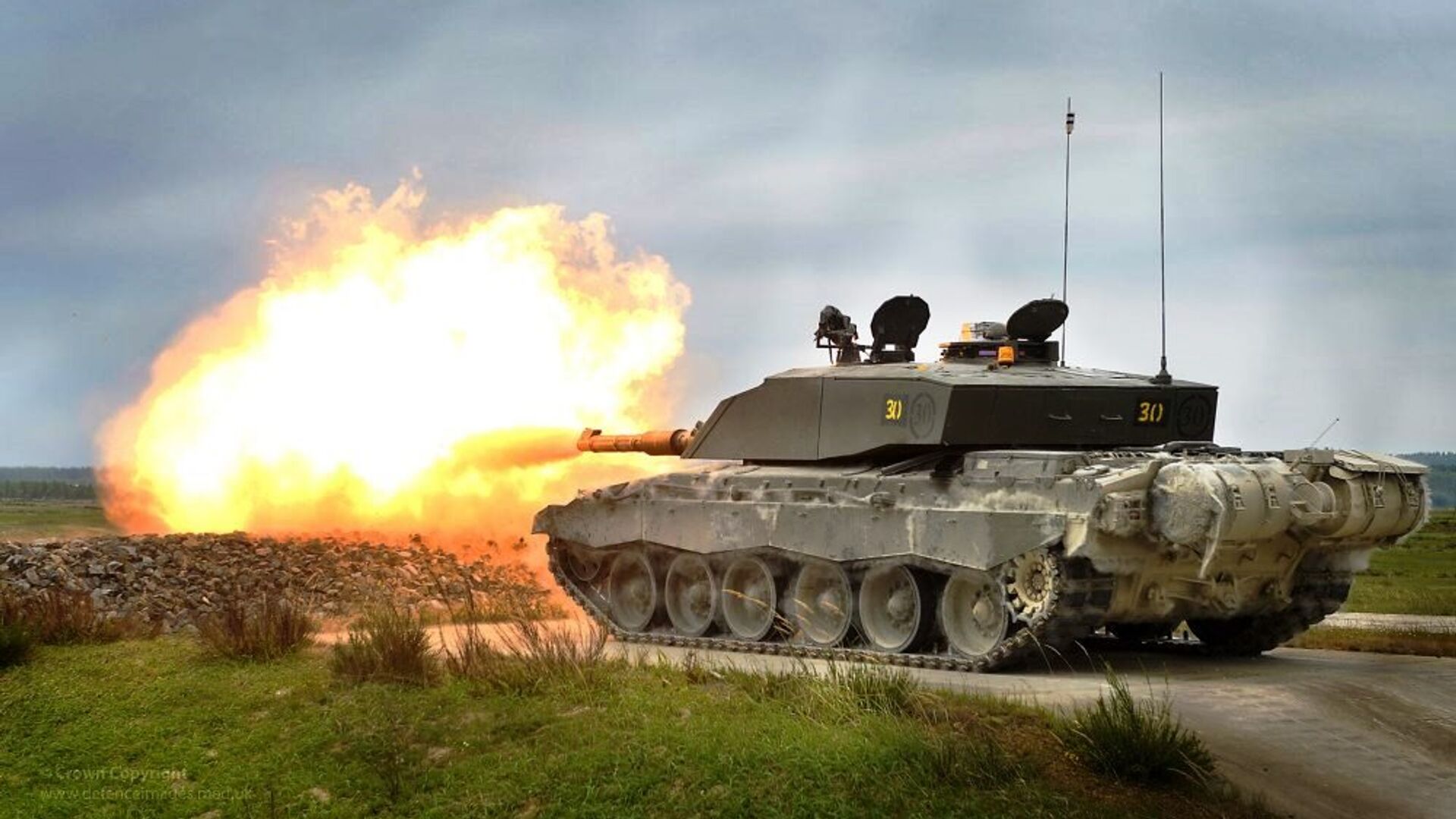 PM Inggris akan Kirimkan 12 Tank Challenger 2 ke Ukraina