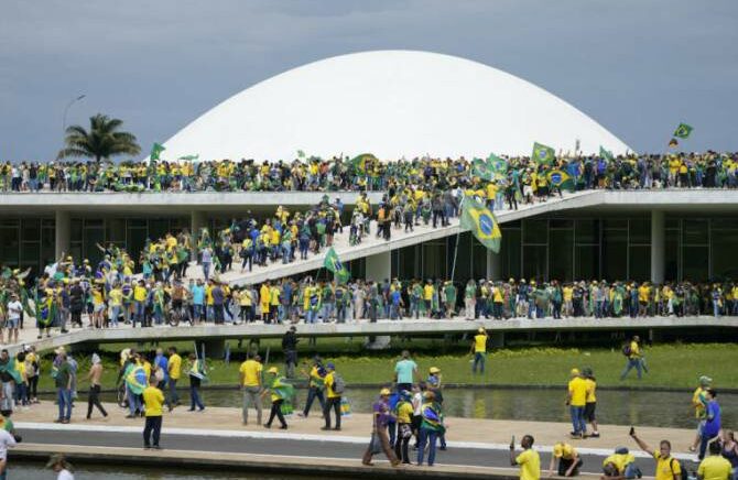 Brasil Selidiki Dalang Kerusuhan Anti-Demokrasi di Ibu Kota pada Minggu