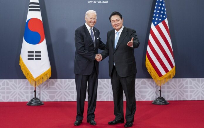 Joe Biden Sebut Tidak Pernah Membahas Latihan Nuklir dengan Presiden Korea Selatan