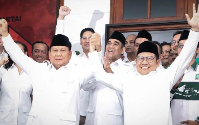 Lawan Ganjar dan Anies, Prabowo Menangkan Pertarungan Capres di Desa dan Kota