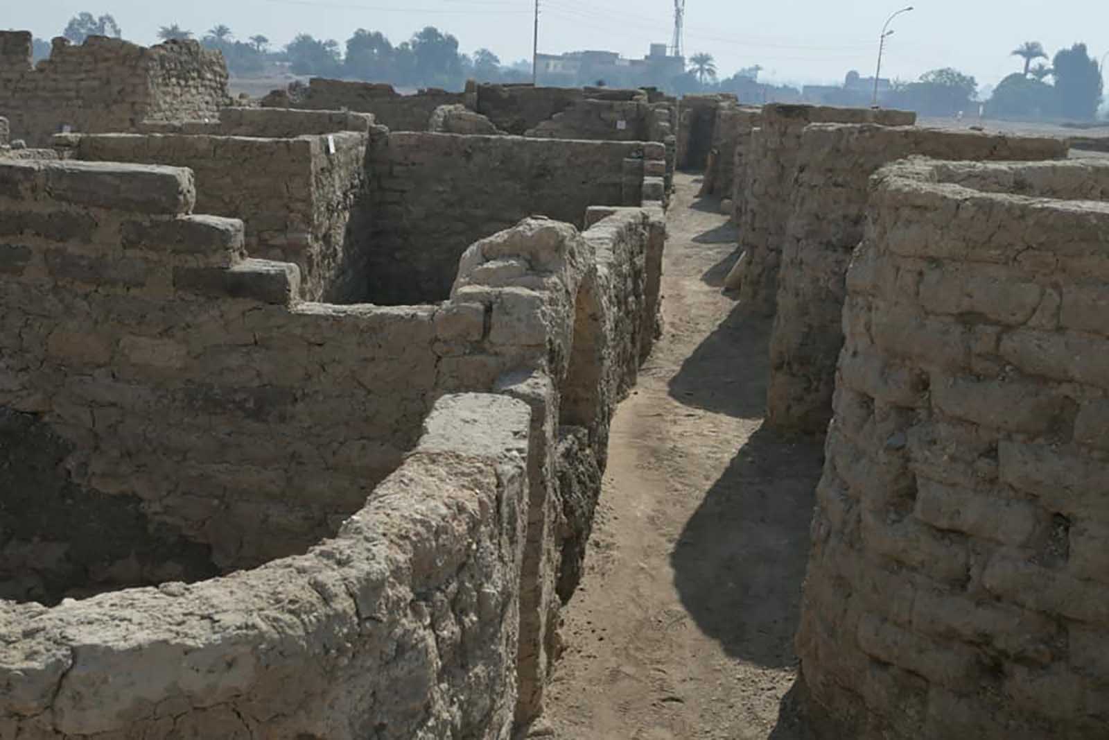 Berusia Lebih dari 3.000 Tahun, Misi Gabungan Mesir-Inggris Temukan Makam Kerajaan Kuno di Luxor