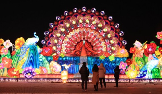 Pertunjukan Lampion Sambut Festival Musim Semi di Shenyang China