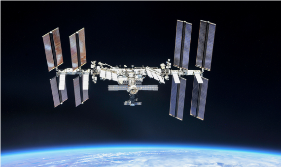 Rusia Akan Evakuasi Astronot dari ISS di Tengah Keadaan Darurat