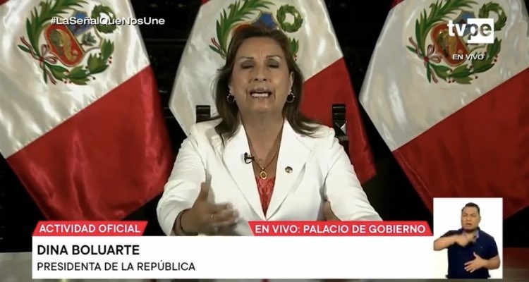 Presiden Peru Dina Boluarte. Foto: Twitter @whuachasi.