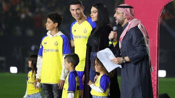 Arab Saudi Beri Hak kepada Ronaldo untuk Tinggal Bersama Georgina Meski Belum Menikah