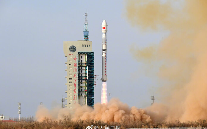 China Berhasil Mengorbit 14 Satelit Pembawa Long March-2D