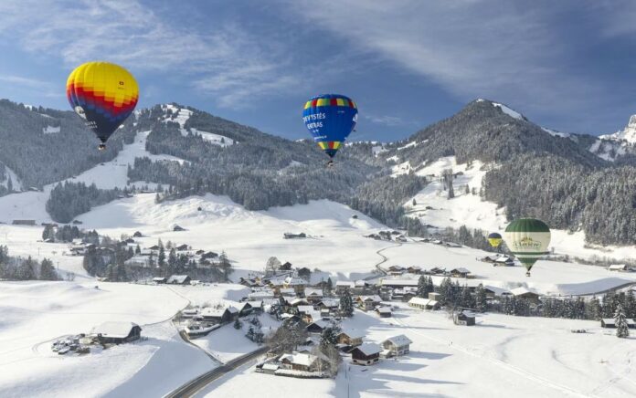 Kota di Swiss yang Tertutup Salju Gelar Festival Balon Udara, Hadirkan Pemandangan Menakjubkan