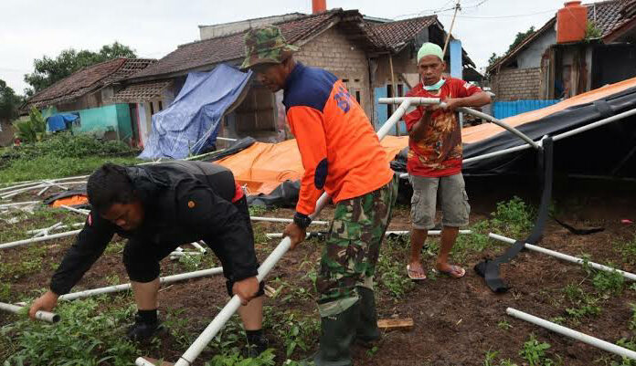 BNPB Ingatkan Korban Gempa Cianjur Tak Bongkar Tenda Darurat Sepihak