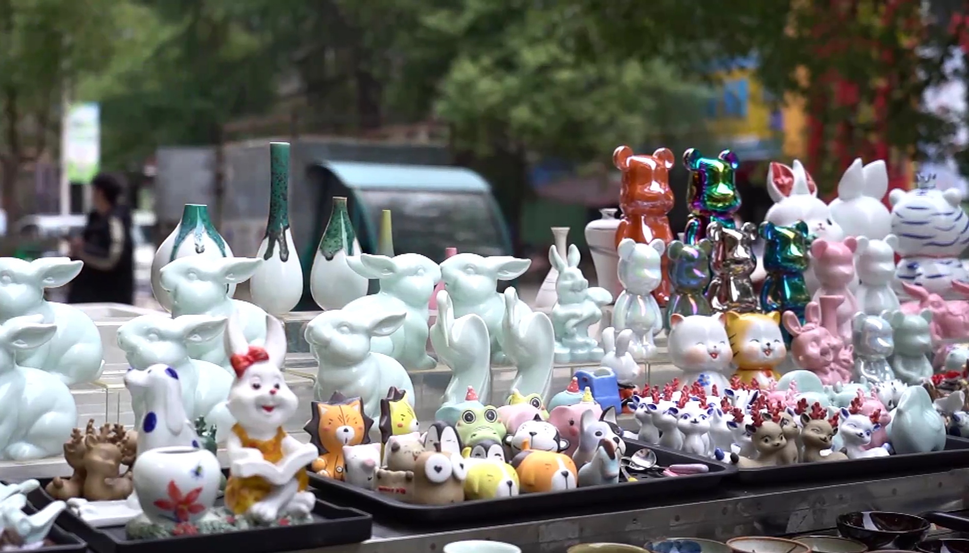 Jelang Tahun Baru Imlek, Porselen Bertema Kelinci Makin Populer di Jingdezhen China