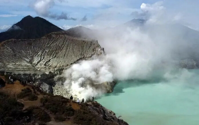 PVMBG Minta Masyarakat Tidak Mendekati Kawah Gunung Ijen