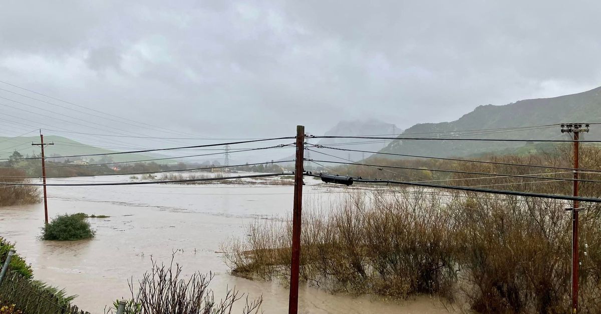 Hujan Lebih Deras dan Angin Kencang yang Menghajar California Tingkatkan Risiko Bencana