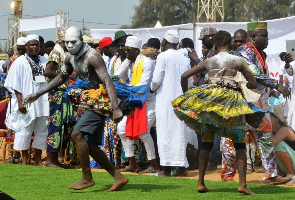 Tarian dan Ritual Voodoo di Festival Benin Pukau Para Turis