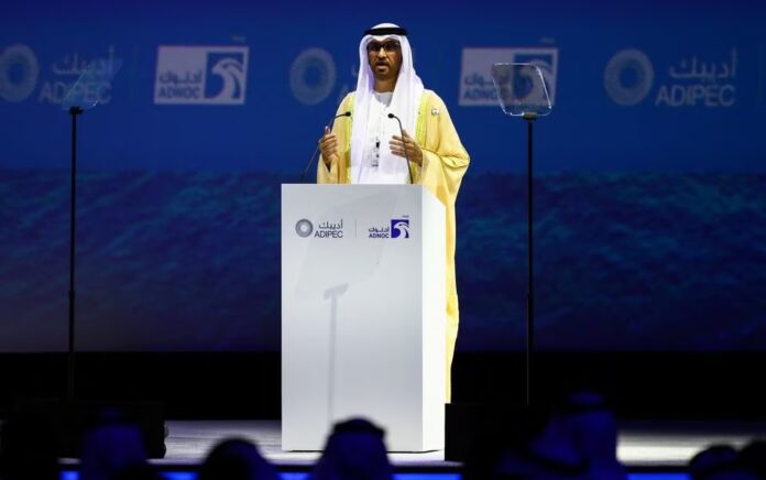 Menteri Perindustrian Uni Emirat Arab Sultan Ahmed Al Jaber berbicara selama Pameran dan Konferensi Perminyakan Internasional Abu Dhabi (ADIPEC) di Abu Dhabi, Uni Emirat Arab, 31 Oktober 2022. Foto: Reuters/Amr Alfiky.