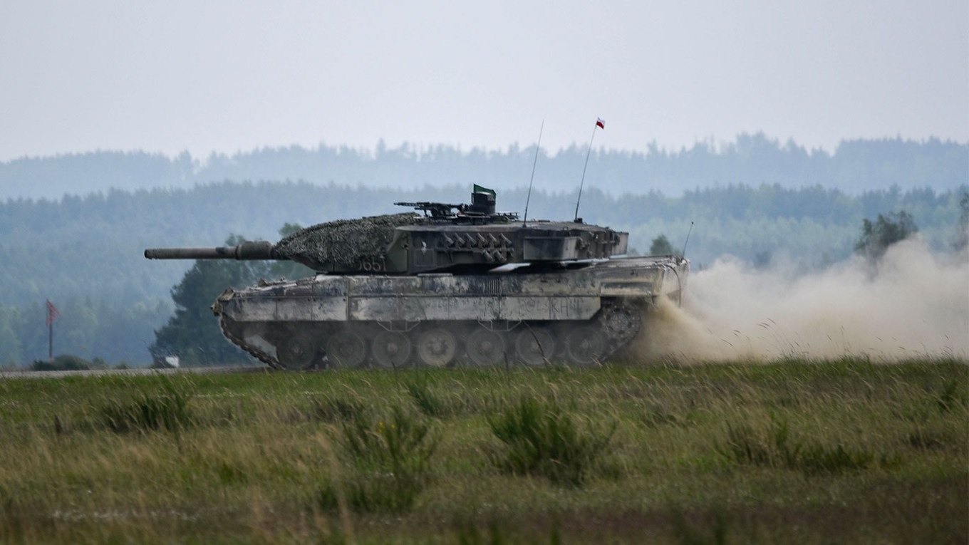 Military analyst reveals why Abrams and Leopard tanks are important for Ukraine, and their difficulties